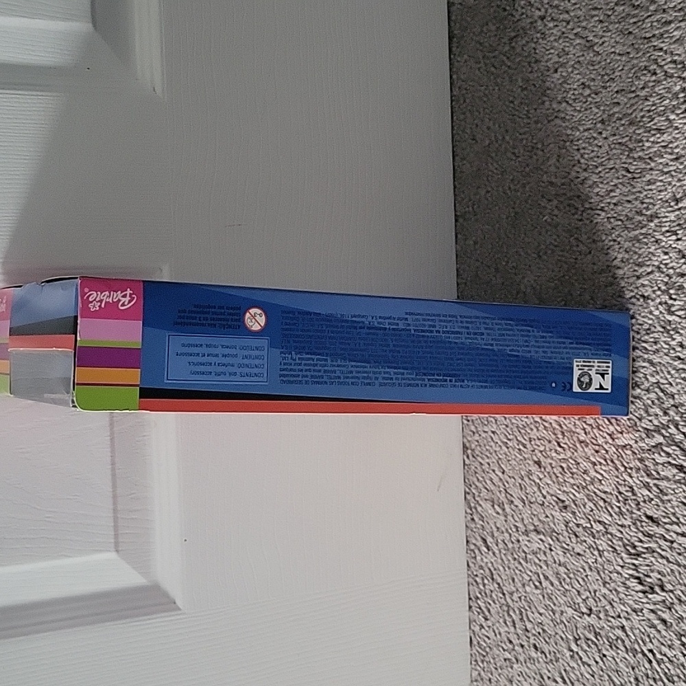 Super Girl Barbie - Picture 4 of 5